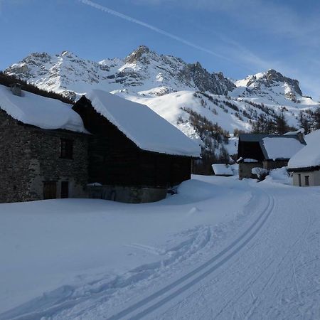 Appartement Dans Maison Entre Savines Et Embrun Crots Exteriér fotografie